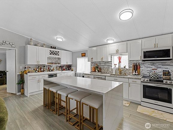 4th image of 704 87th Ave NE TRLR #54