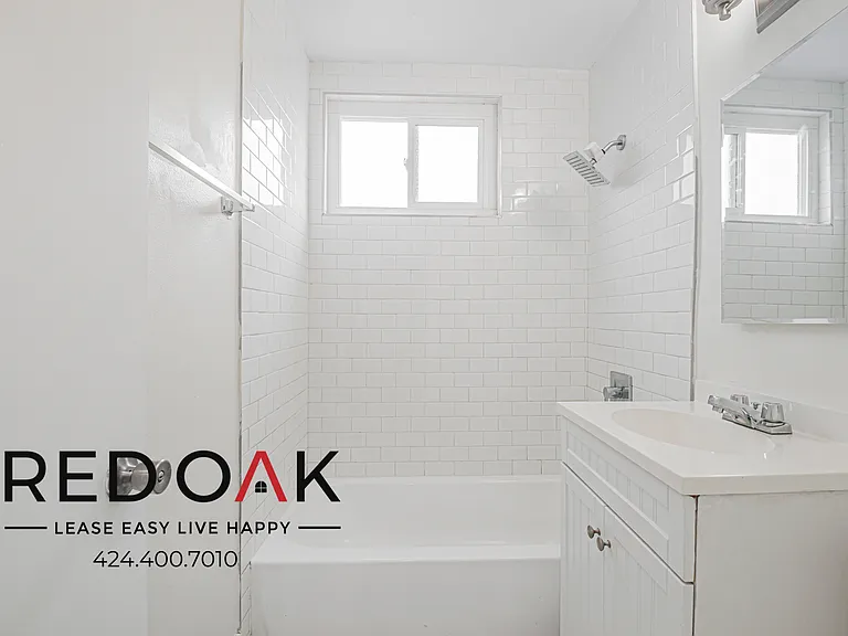 4070 Venice Blvd #9 — Photo 15