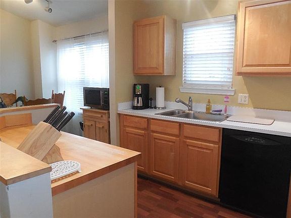 3rd image of 7326 Knollwood Dr
