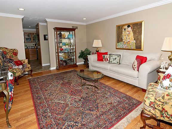 4th image of 7979 Royal Arms Ct