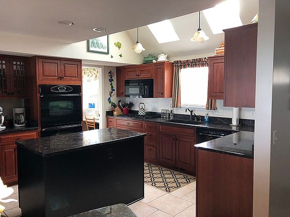 4th image of 5945 Shore Dr