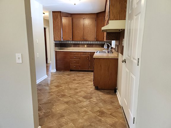 5th image of 902 Peachtree St