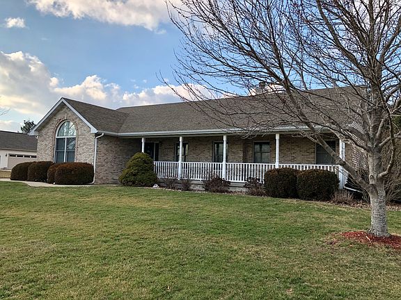 3rd image of 816 Redwood Dr