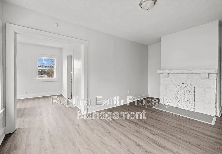 612 12th St W — Photo 16