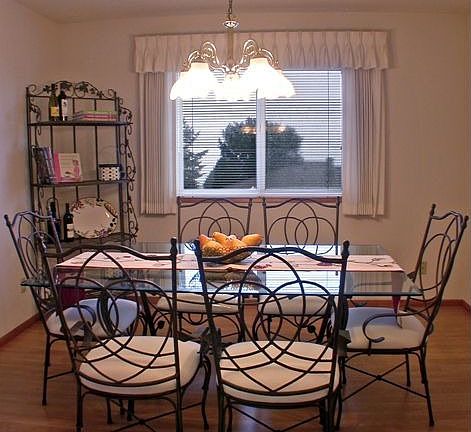 Dining room. Note, rm is larger than photo shows