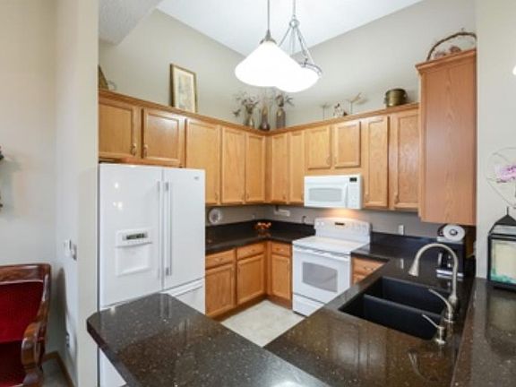 3rd image of 5137 Farnham Dr N