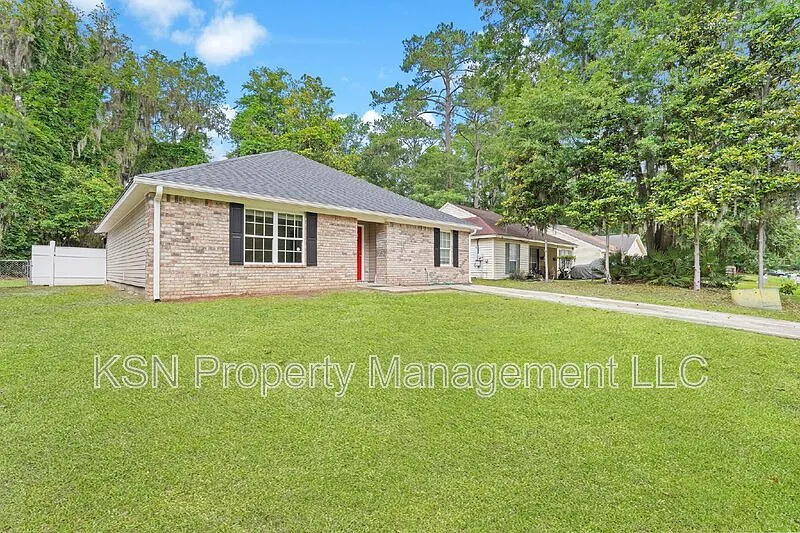 3 bed, 2.0 bath, 1588 sqft, $2,190 — Photo 4