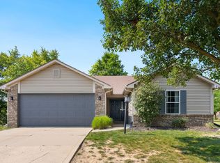 8827 Goshawk Ln, Fort Wayne, IN 46825