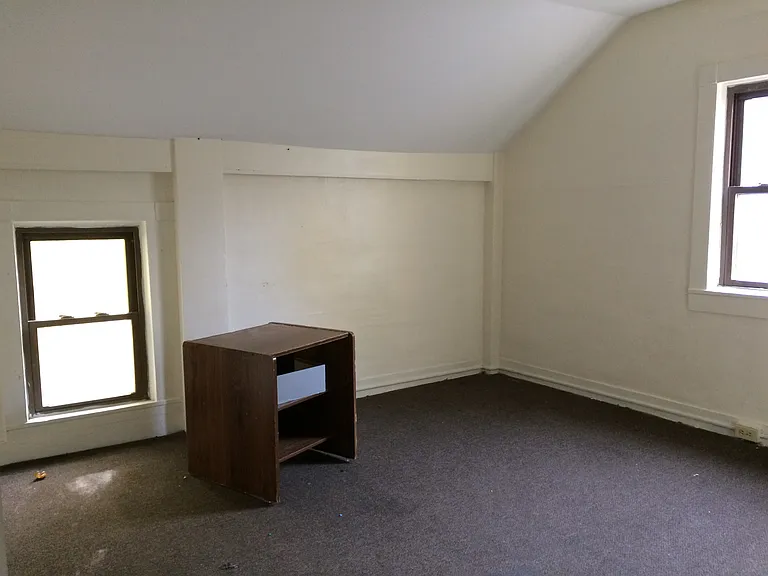 508 W Clinton St — Photo 1