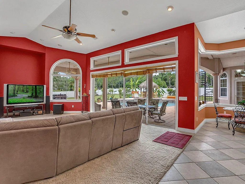 3585 Fairview St — Photo 3