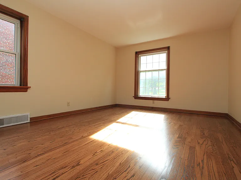 3615 Jamieson Ave #1N — Photo 4