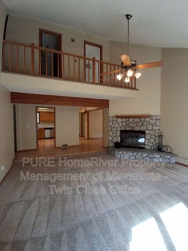 3 bed, 2.5 bath, 2299 sqft, $2,250 — Photo 1