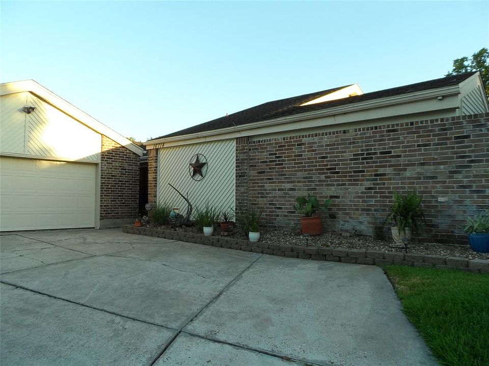1st image of 16714 Elm Park Way