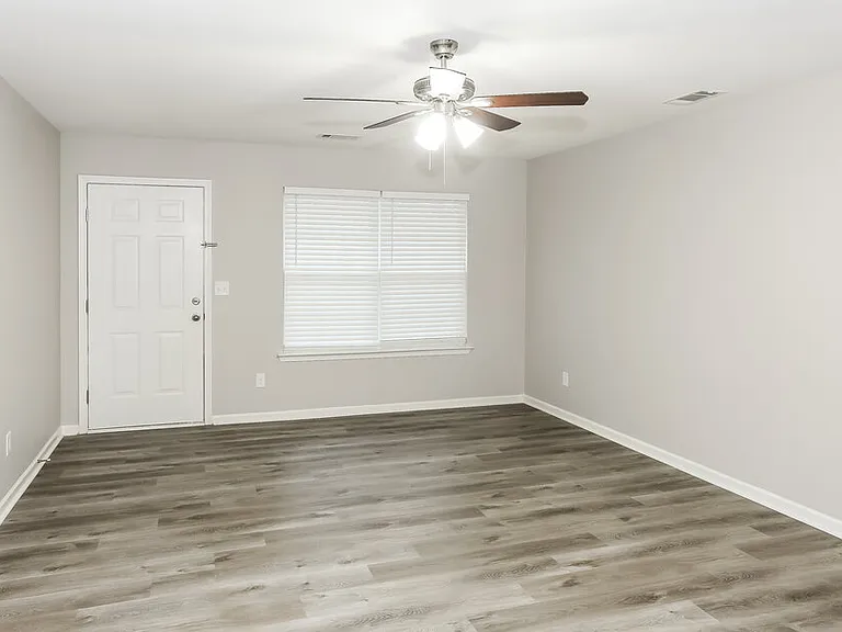 3031 Crabapple Ln — Photo 4
