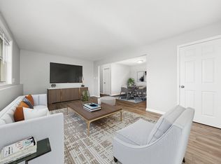 2022 Lawrence Ave APT 1, Lockport, IL 60441