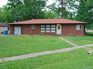 410 East St, Vergennes, IL 62994
