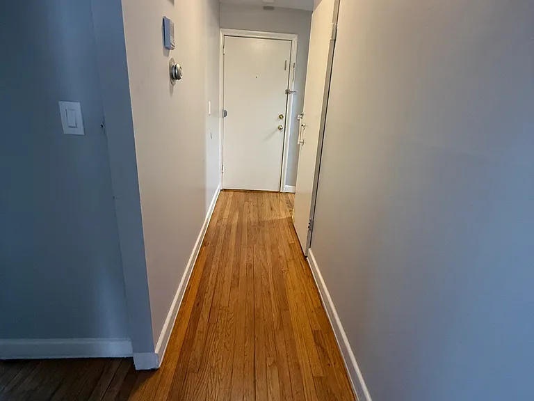 Garden Hill Apartments — Photo 33