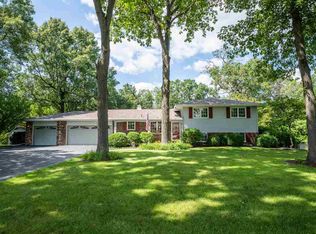 10221 W Cottontail Trl, Edwards, IL 61528