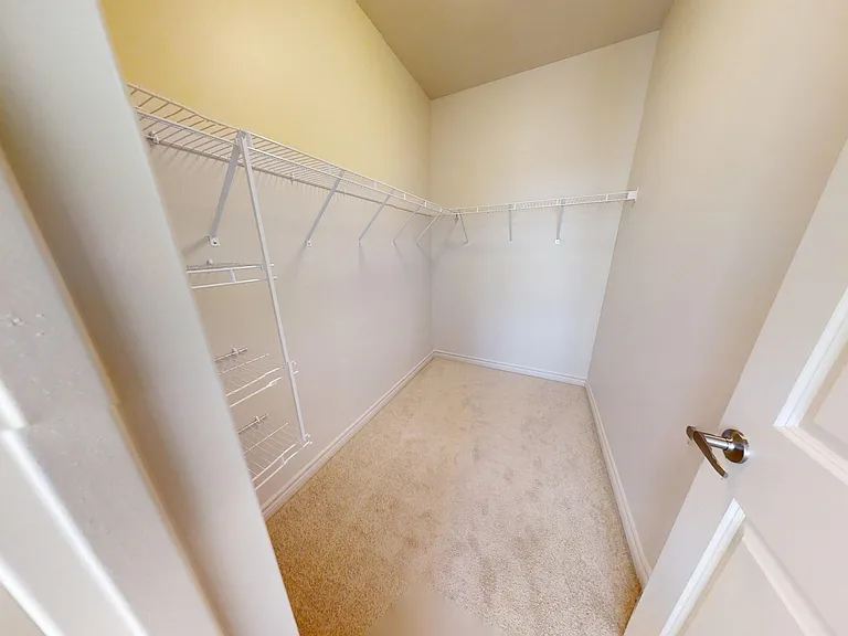 475 King St E — Photo 25