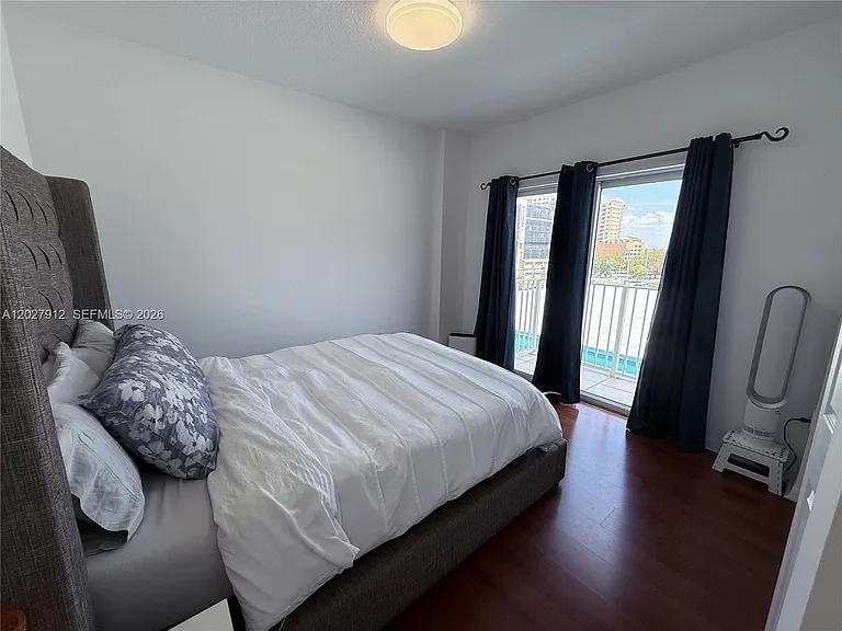 115 SW 42nd Ave #402 — Photo 24