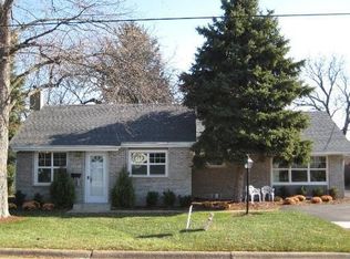 1267 Mitchell St, Woodstock, IL 60098