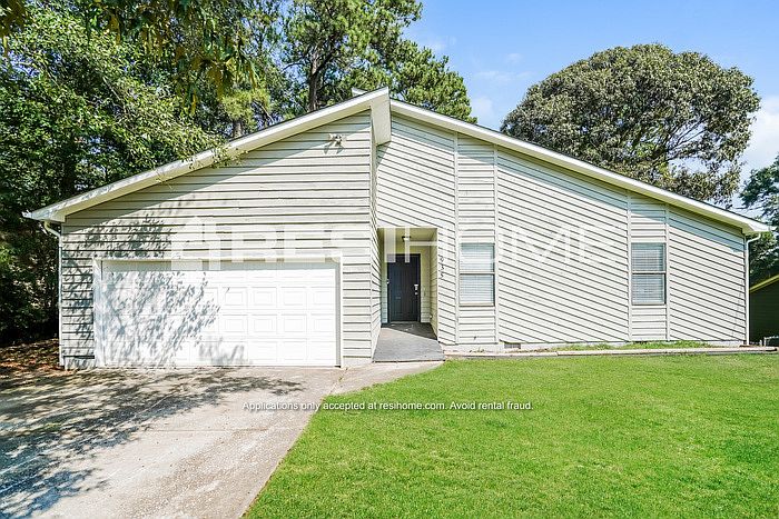 1st image of 935 River Glen Pl
