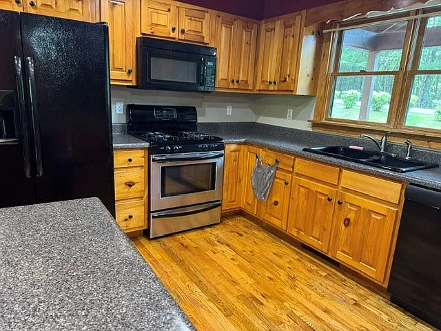 690 Oak Ridge Rd — Photo 5