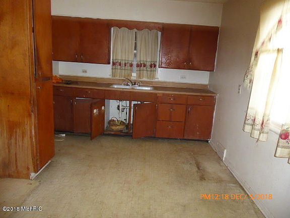 4th image of 738 Dixie Dr