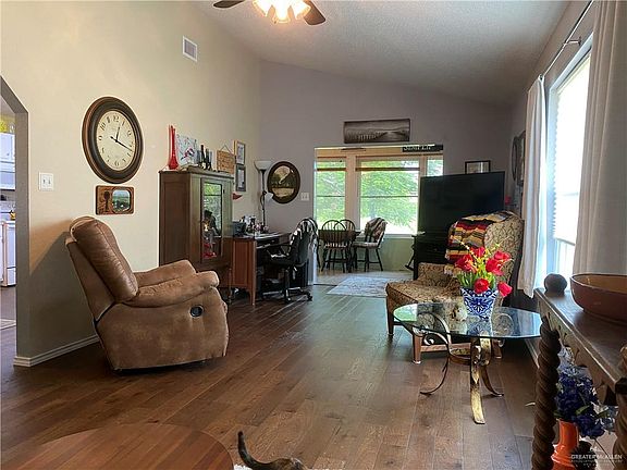 4th image of 840 Santa Anna Dr