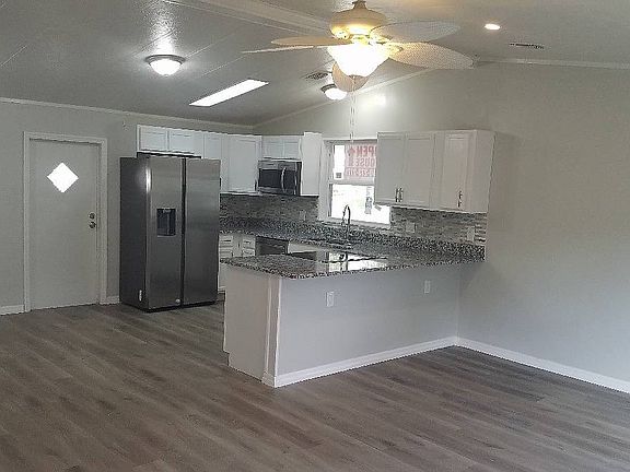 5th image of 2351 Lakeside Dr #14