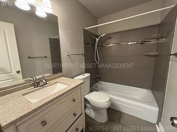4th image of 3710 Wyandotte St #6