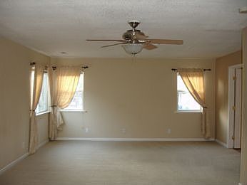3rd image of 710 Wyoming St