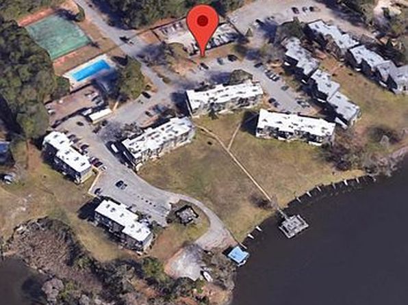 102 Riverbend Dr