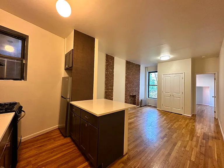 262 Saint James Pl #2D — Photo 5