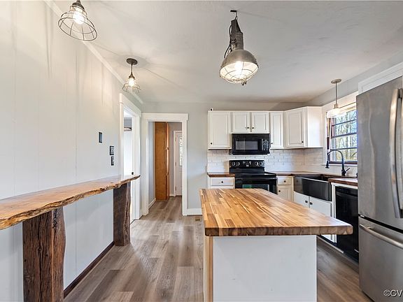 4th image of 1614 Oak Ln