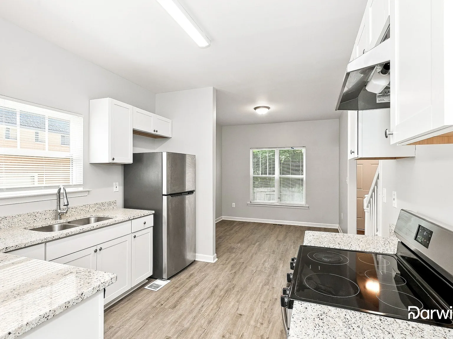 4 bed, 3.0 bath, 2504 sqft, $2,150 — Photo 4
