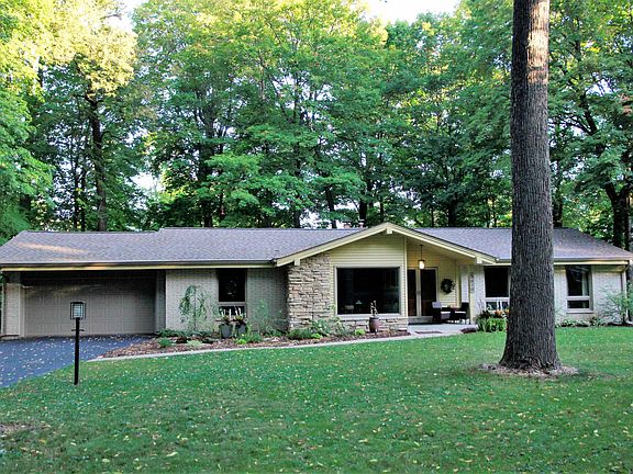 2nd image of 5610 Castlewood Ct