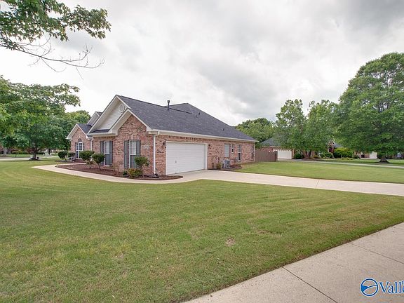 3rd image of 2704 Wenzel Cir SE