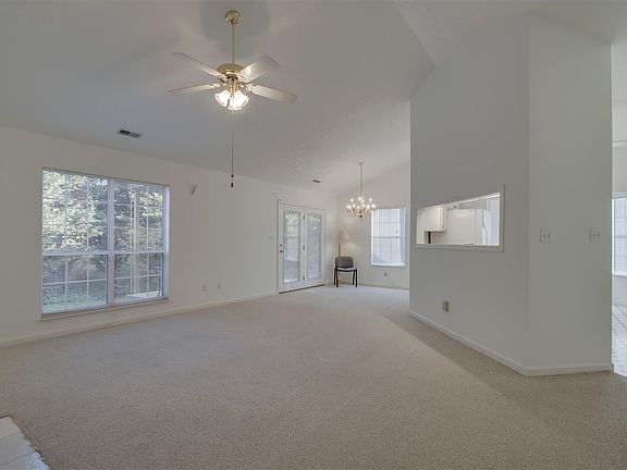 3rd image of 1818 Hunters Hill Blvd