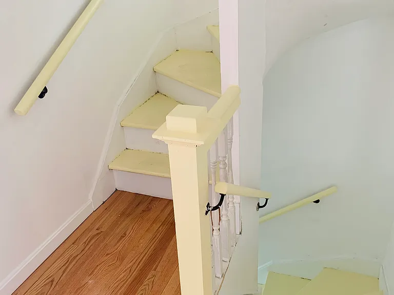 33-35 Pennsylvania Ave #2 — Photo 6