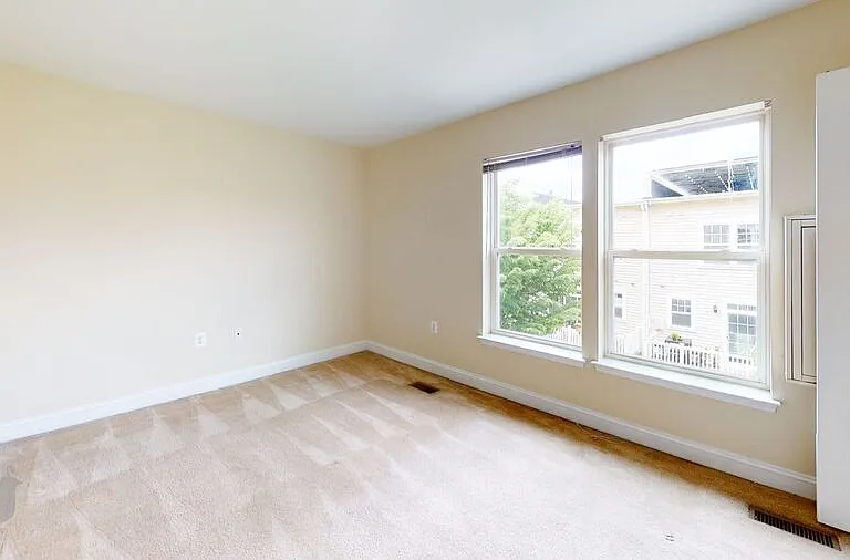 720 Barnes St NE — Photo 27