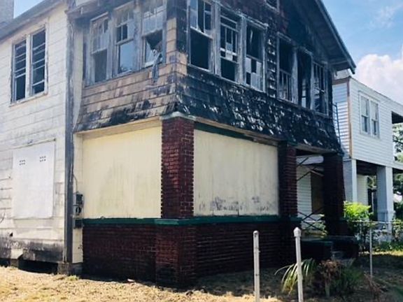 2nd image of 1634 Ionia St