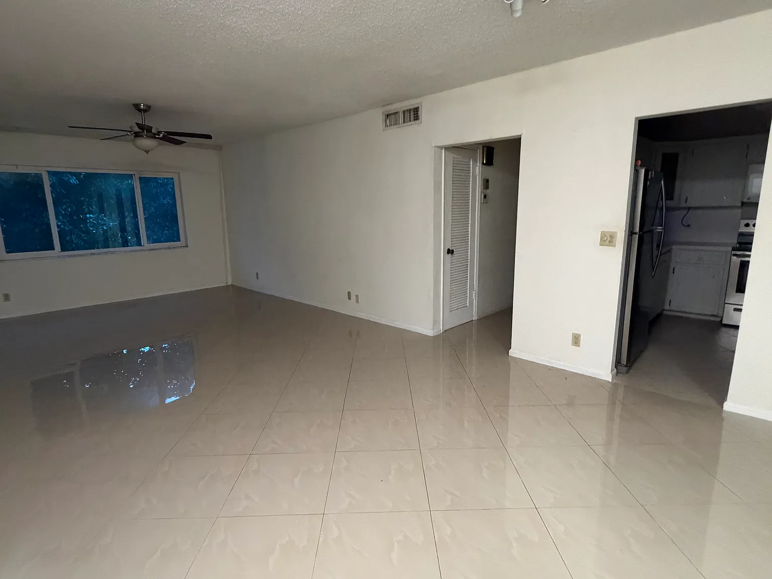 2 bed, 1100 sqft, $1,985 — Photo 4