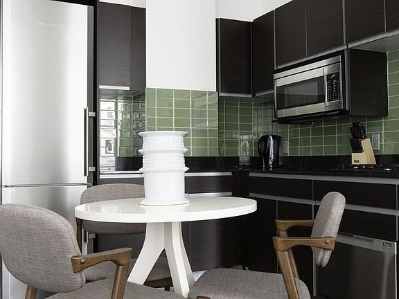 3rd image of 116 John St APT 1211