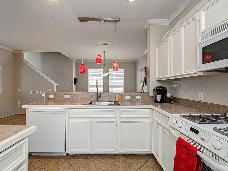 2920 Clay St — Photo 13