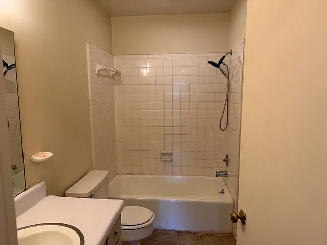 904 W Lee Rd #4 — Photo 3