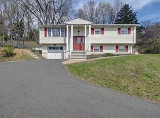 1006 Black Oak Ridge Rd, Wayne, NJ 07470