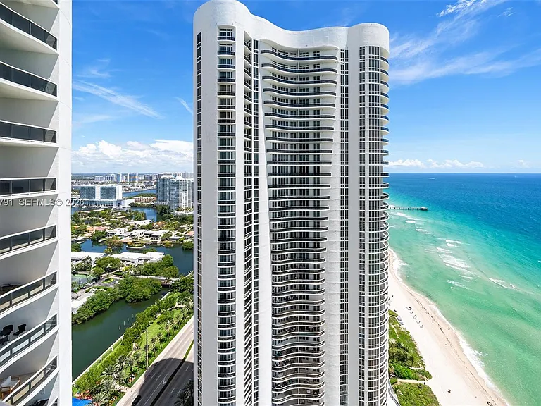 15901 Collins Ave #3302 — Photo 39