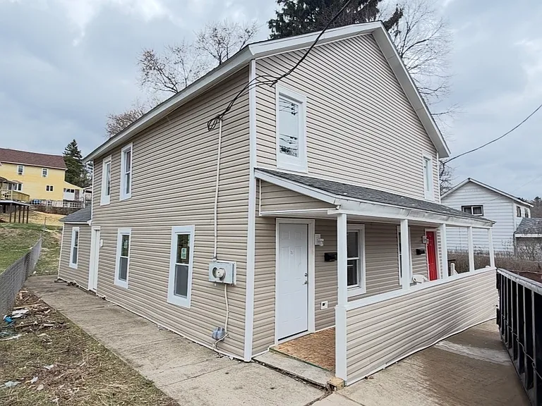 619 W State St #2 — Photo 2