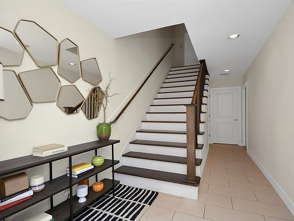 2nd image of 4608 Nett St Unit D